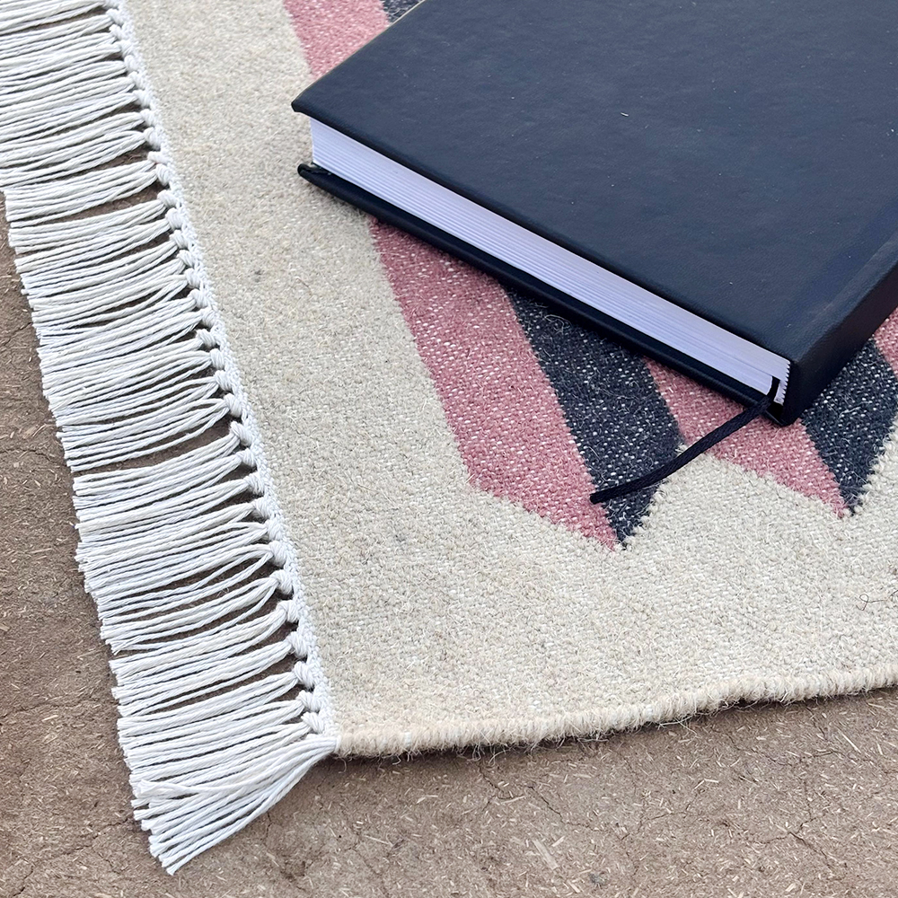 Handcrafted Vintage Multicolor Wool Dhurrie For Living Room